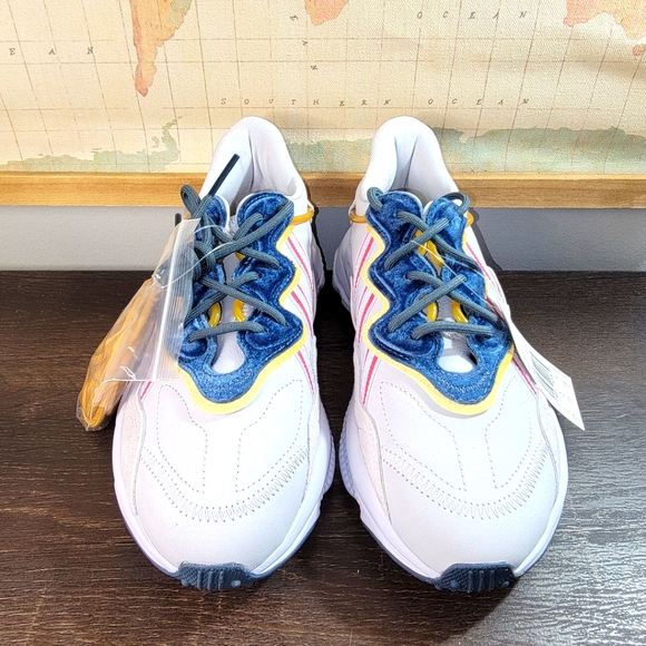 BRAND NEW Adidas Ozweego 'Aeroblue Power Pink' Women's Size 6.5 - Picture 2 of 5